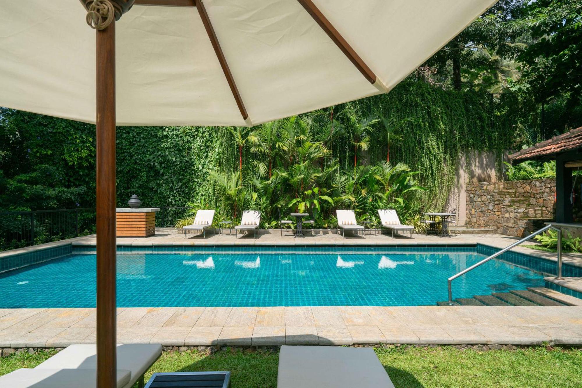 Taru Villas Kandy Exteriör bild