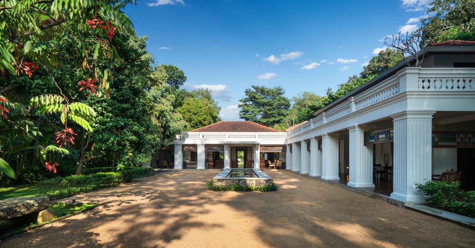 Taru Villas Kandy Exteriör bild