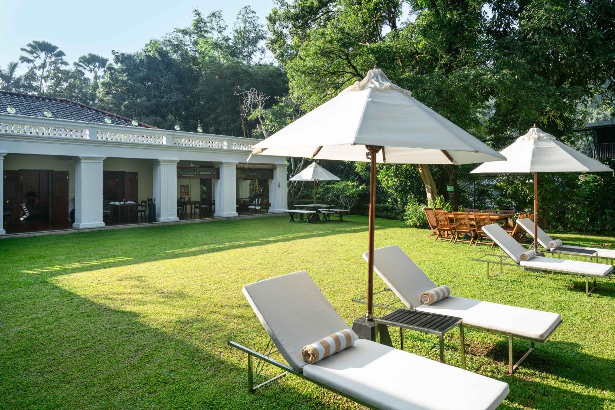 Taru Villas Kandy Exteriör bild